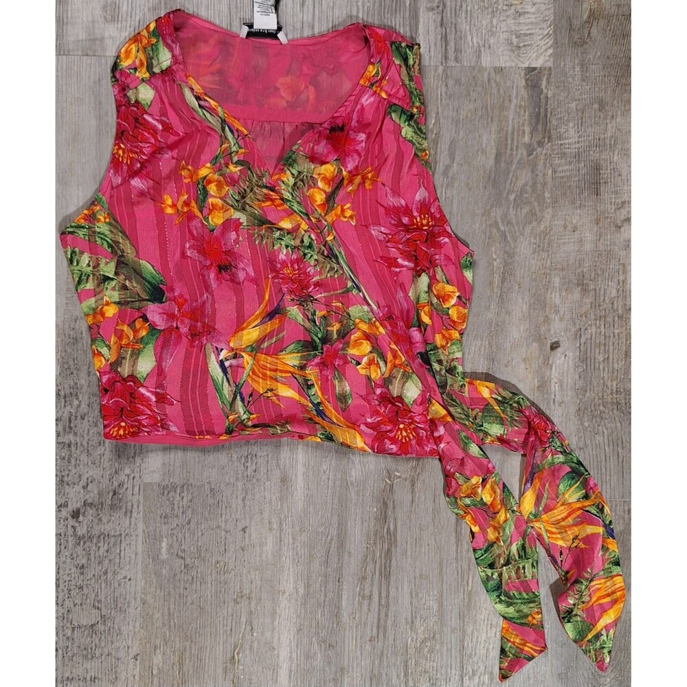 Cupcakes and Cashmere Pink Floral Blouse M Juniors V-Neck Tie Side Sleeveless